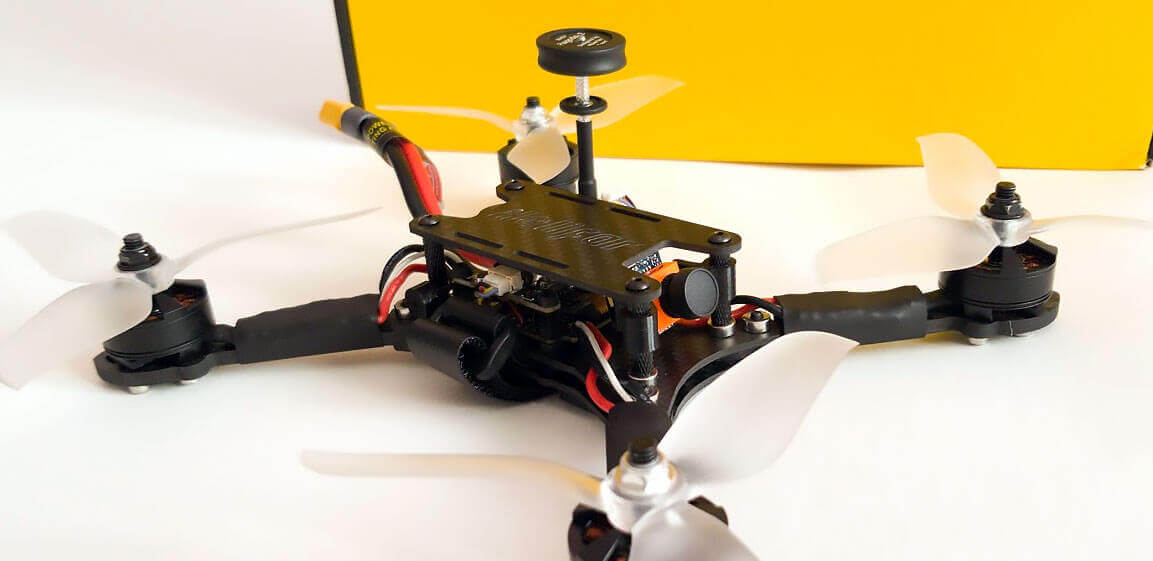 Kakute F4, BlHeli 32, Smart Audio i pełna telemetria w Helifar Fuuton 2!