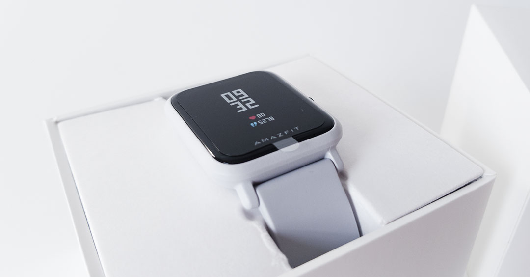 Xiaomi Amazfit BIP. Najtańszy smartwatch w rodzinie Amazfit łudząco podobny do Apple Watch.