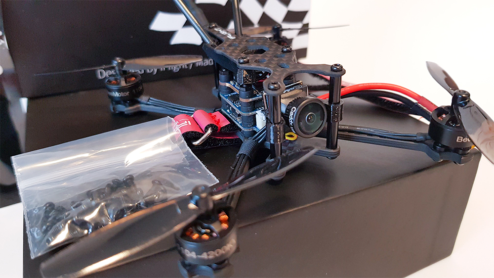 iFlight TurboBee 120RS. Mały i szybki toothpick od iFlighta.