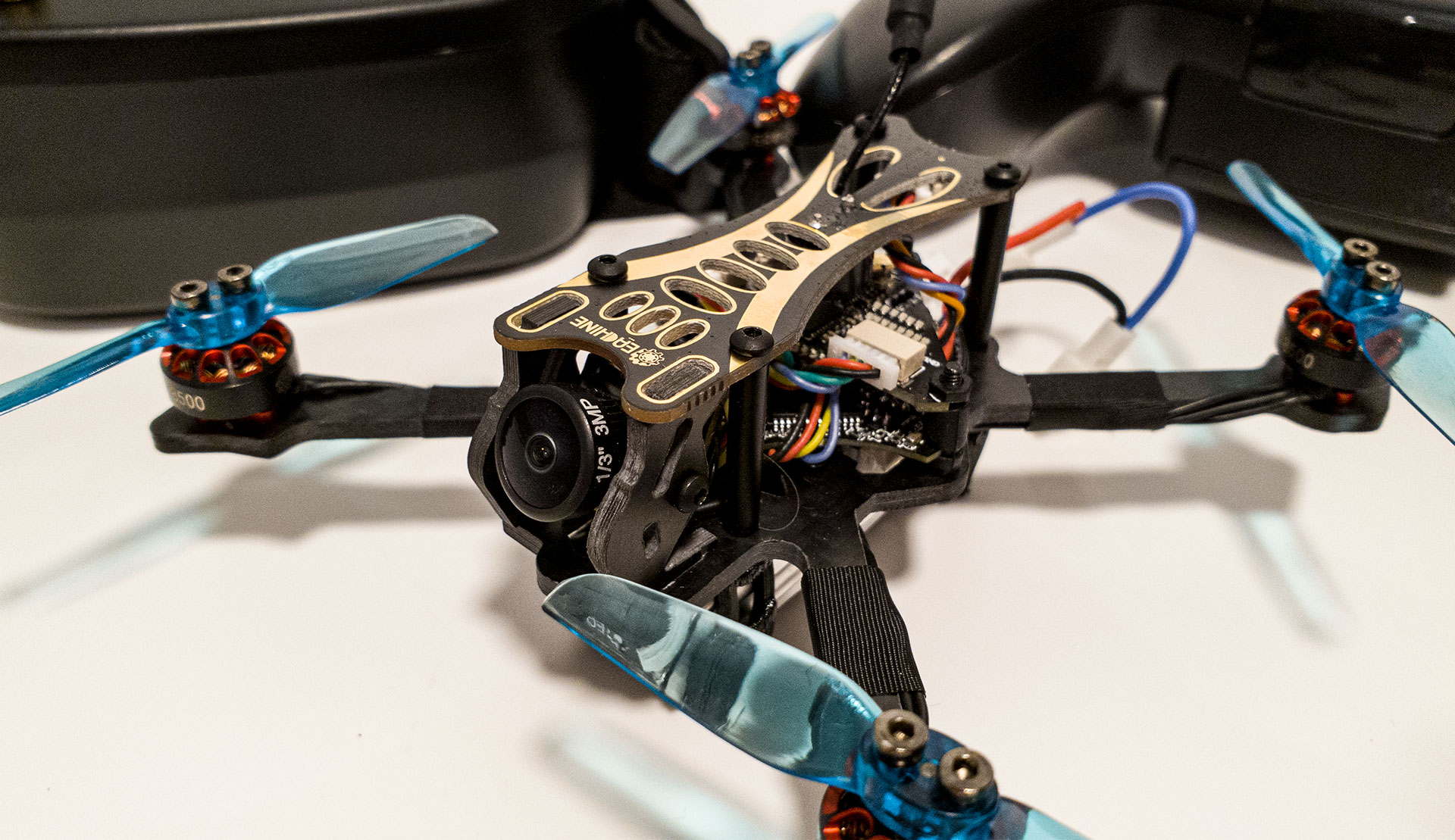 Recenzja Eachine Novice II. Nowy toothpick od Eachine z zestawem RTF.