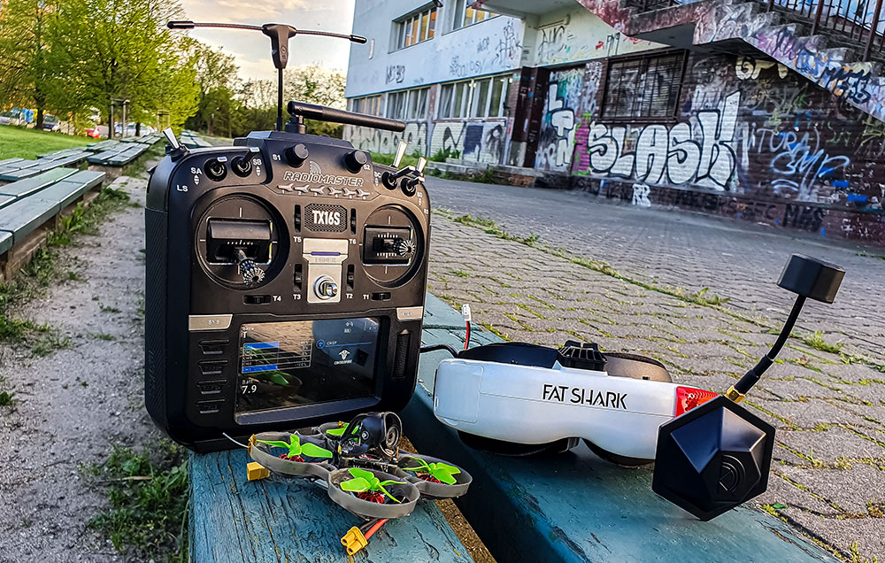 Czy to kolejny 75 mm whoop z kamerą HD? Recenzja Eachine Cinefun.
